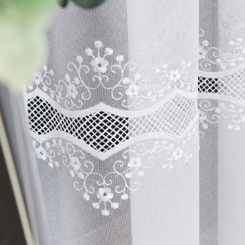 Firanka z aplikacją na markizecie 040613 wysokość 250 cm kolor biały