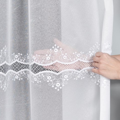 Firanka z aplikacją na markizecie 040613 wysokość 250 cm kolor biały