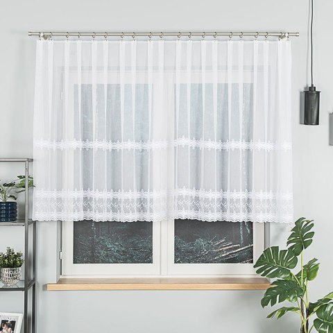 Firanka haftowana ze wzorem pasowym, wysokość 120cm, kolor 001 biały z błyskiem 082936/768/001/000120/1 Firanka haftowana ze wzorem pasowym, wysokość 120cm, kolor 001 biały z błyskiem 082936/768/001/000120/1
