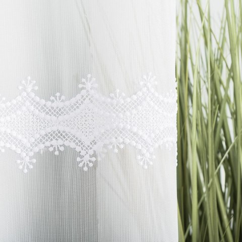 Firanka haftowana ze wzorem pasowym, wysokość 120cm, kolor 001 biały z błyskiem 082936/768/001/000120/1 Firanka haftowana ze wzorem pasowym, wysokość 120cm, kolor 001 biały z błyskiem 082936/768/001/000120/1
