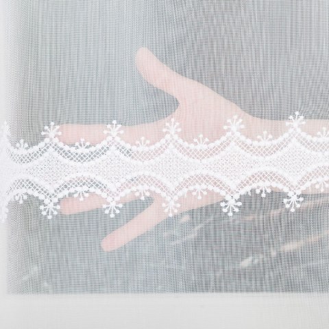 Firanka haftowana ze wzorem pasowym, wysokość 180cm, kolor 001 biały z błyskiem 082936/768/001/000180/1 Firanka haftowana ze wzorem pasowym, wysokość 180cm, kolor 001 biały z błyskiem 082936/768/001/000180/1