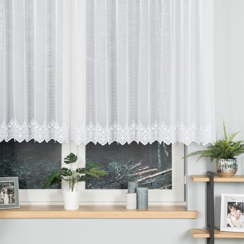 Firanka haftowana ze wzorem na samym dole, wysokość 120cm, kolor 001 biały 123397/768/001/000120/1