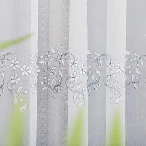 Firanka haftowana ze wzorem pasowym, wysokość 280cm, kolor 049 biały z ciemną szarą nitką 034643/000/049/000280/1