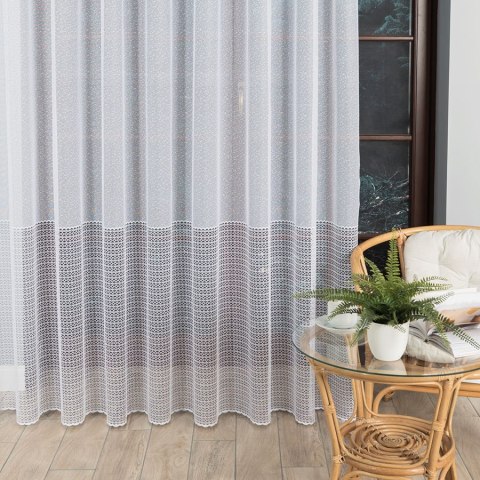 Firanka żakardowa ze wzorem na samym dole, wysokość 250cm, kolor 001 biały 137633/000/001/000250/1 Firanka żakardowa ze wzorem na samym dole, wysokość 250cm, kolor 001 biały 137633/000/001/000250/1