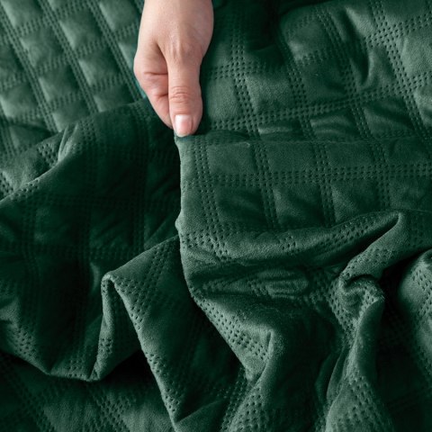 VELVI Narzuta dekoracyjna, rozmiar 170x210cm, kolor 010 ciemny zielony; butelkowy VELVI0/NAP/010/170210/1 VELVI Narzuta dekoracyjna, rozmiar 170x210cm, kolor 010 ciemny zielony; butelkowy VELVI0/NAP/010/170210/1