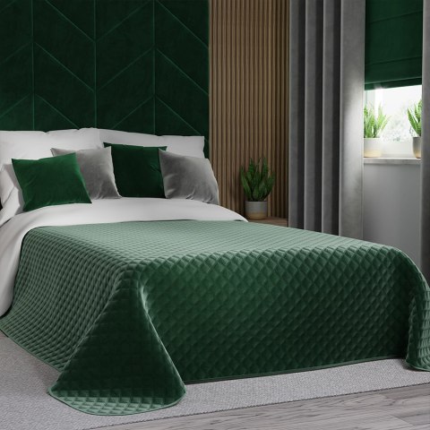 VELVI Narzuta dekoracyjna, rozmiar 220x240cm, kolor 010 ciemny zielony; butelkowy VELVI0/NAP/010/220240/1 VELVI Narzuta dekoracyjna, rozmiar 220x240cm, kolor 010 ciemny zielony; butelkowy VELVI0/NAP/010/220240/1