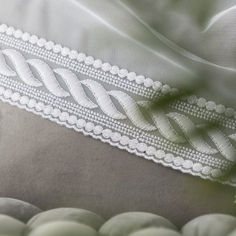 Firanka haftowana na greckim tiulu ze wzorem pasowym, wysokość 310cm, kolor 001 biały FH0010/885/001/000310/1 Firanka haftowana na greckim tiulu ze wzorem pasowym, wysokość 310cm, kolor 001 biały FH0010/885/001/000310/1
