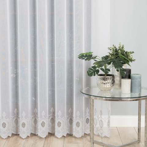 Firanka haftowana ze wzorem na samym dole, wysokość 280cm, kolor 002 123946/768/002/000280/1 Firanka haftowana ze wzorem na samym dole, wysokość 280cm, kolor 002 123946/768/002/000280/1