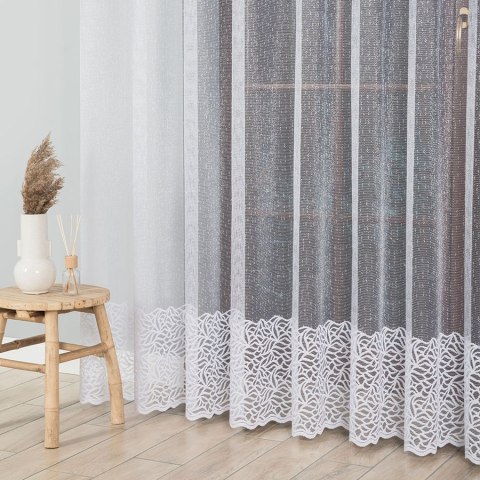 Firanka żakardowa ze wzorem na samym dole, wysokość 250cm, kolor 001 biały z błyskiem 628149/000/001/000250/1 Firanka żakardowa ze wzorem na samym dole, wysokość 250cm, kolor 001 biały z błyskiem 628149/000/001/000250/1