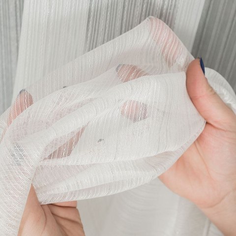 001258 Firana gotowa na taśmie z obiążnikiem, szerokość 420 x wysokość 250, kolor 003 kremowy ze srebrną nitką 001258/FGT/003/42 001258 Firana gotowa na taśmie z obiążnikiem, szerokość 420 x wysokość 250, kolor 003 kremowy ze srebrną nitką 001258/FGT/003/42