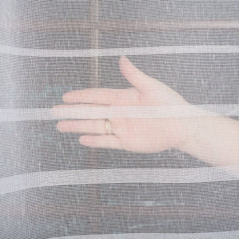 001607 Firana gotowa na taśmie z obciążnikiem, szerokość 420 x wysokość 300, kolor 020 biały ze srebrną nitką 001607/FGT/020/420 001607 Firana gotowa na taśmie z obciążnikiem, szerokość 420 x wysokość 300, kolor 020 biały ze srebrną nitką 001607/FGT/020/420