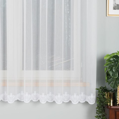 Firanka haftowana ze wzorem na samym dole, wysokość 180cm, kolor 001 biały 242697/768/001/000180/1 Firanka haftowana ze wzorem na samym dole, wysokość 180cm, kolor 001 biały 242697/768/001/000180/1