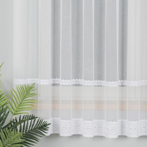 Firanka haftowana ze wzorem pasowym, wysokość 180cm, kolor 001 biały 127111/768/001/000180/1 Firanka haftowana ze wzorem pasowym, wysokość 180cm, kolor 001 biały 127111/768/001/000180/1