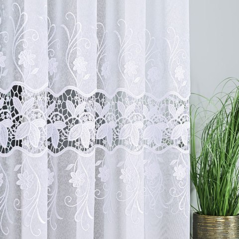 Firanka z aplikacją ze wzorem pasowym na markizecie, wysokość 180cm, kolor 001 biały 122795/433/001/000180/1