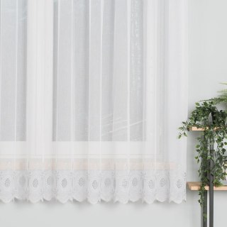 Firanka haftowana ze wzorem na samym dole, wysokość 180cm, kolor 002 123946/768/002/000180/1