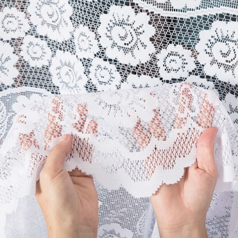 Firanka żakardowa ze wzorem pasowym, wysokość 160cm, kolor 001 biały 044136/000/001/000160/1 Firanka żakardowa ze wzorem pasowym, wysokość 160cm, kolor 001 biały 044136/000/001/000160/1