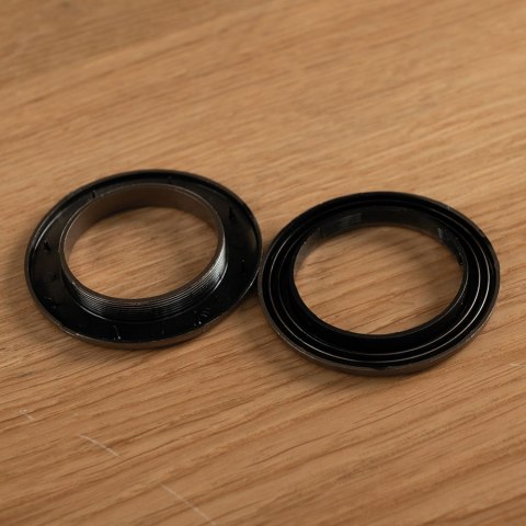 Przelotka plastikowa Uniwersalna, 10szt.,śr wew 35,5mm zewn. 57,5mm, kolor brąz satynowy 033 PRZELO/PLA/033/004004/1 Przelotka plastikowa Uniwersalna, 10szt.,śr wew 35,5mm zewn. 57,5mm, kolor brąz satynowy 033 PRZELO/PLA/033/004004/1