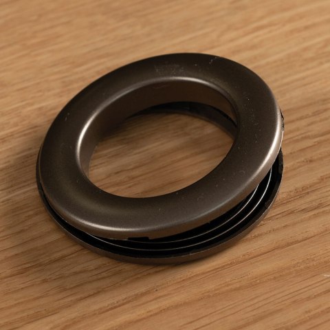 Przelotka plastikowa Uniwersalna, 10szt.,śr wew 35,5mm zewn. 57,5mm, kolor brąz satynowy 033 PRZELO/PLA/033/004004/1 Przelotka plastikowa Uniwersalna, 10szt.,śr wew 35,5mm zewn. 57,5mm, kolor brąz satynowy 033 PRZELO/PLA/033/004004/1