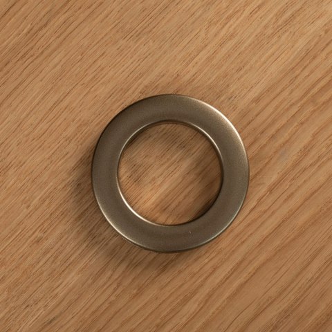 Przelotka plastikowa Uniwersalna, 10szt.,śr wew 35,5mm zewn. 57,5mm, kolor złoto antyczne 032 PRZELO/PLA/032/004004/1 Przelotka plastikowa Uniwersalna, 10szt.,śr wew 35,5mm zewn. 57,5mm, kolor złoto antyczne 032 PRZELO/PLA/032/004004/1