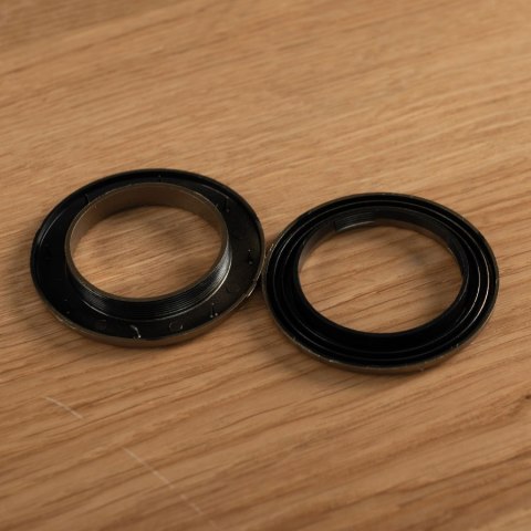 Przelotka plastikowa Uniwersalna, 10szt.,śr wew 35,5mm zewn. 57,5mm, kolor złoto antyczne 032 PRZELO/PLA/032/004004/1 Przelotka plastikowa Uniwersalna, 10szt.,śr wew 35,5mm zewn. 57,5mm, kolor złoto antyczne 032 PRZELO/PLA/032/004004/1