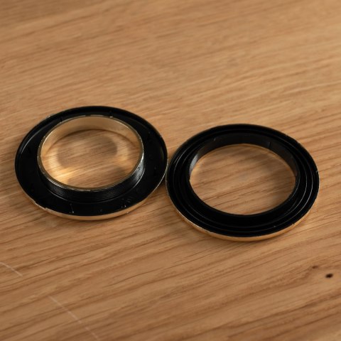 Przelotka plastikowa Uniwersalna, 10szt.,śr wew 35,5mm zewn. 57,5mm, kolor złoto błysk 031 PRZELO/PLA/031/004004/1 Przelotka plastikowa Uniwersalna, 10szt.,śr wew 35,5mm zewn. 57,5mm, kolor złoto błysk 031 PRZELO/PLA/031/004004/1