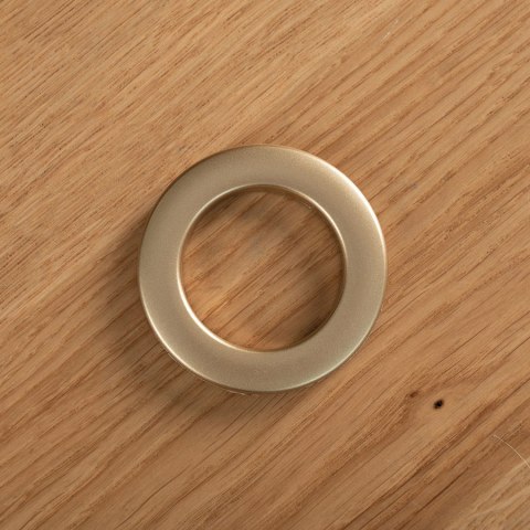 Przelotka plastikowa Uniwersalna, 10szt.,śr wew 35,5mm zewn. 57,5mm, kolor złoto mat 030 PRZELO/PLA/030/004004/1 Przelotka plastikowa Uniwersalna, 10szt.,śr wew 35,5mm zewn. 57,5mm, kolor złoto mat 030 PRZELO/PLA/030/004004/1