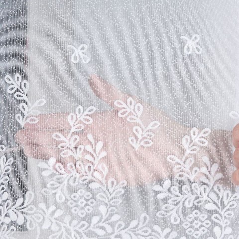 KAROLINA Firanka żakardowa odpasowana ze wzorem po całości, szerokość 300 x wysokość 110cm, kolor 001 biały 054160/FOL/001/00011