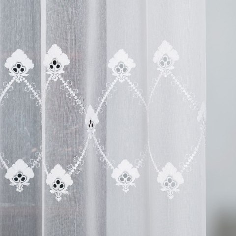 Firanka haftowana 034558 wysokość 280 cm kolor biały