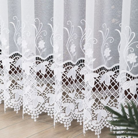 Firanka z aplikacją na markizecie ze wzorem pasowym, wysokość 280cm, kolor 001 biały 122795/433/001/000280/1 Firanka z aplikacją na markizecie ze wzorem pasowym, wysokość 280cm, kolor 001 biały 122795/433/001/000280/1