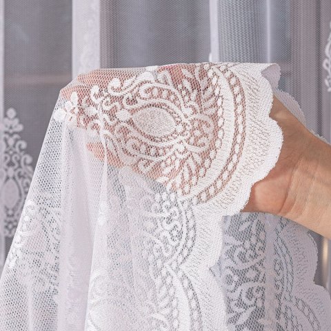 Firanka żakardowa ze wzorem po całości, wysokość 180cm, kolor 001 biały 224001/000/001/000180/1 Firanka żakardowa ze wzorem po całości, wysokość 180cm, kolor 001 biały 224001/000/001/000180/1