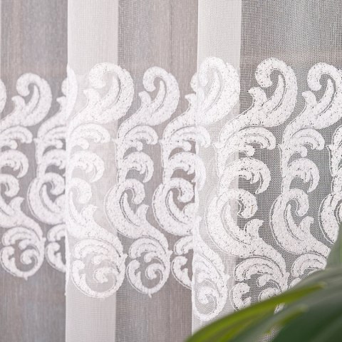 Firanka haftowana na markizecie ze wzorem pasowym, wysokość 280cm, kolor 001 biały 009366/433/001/000280/1 Firanka haftowana na markizecie ze wzorem pasowym, wysokość 280cm, kolor 001 biały 009366/433/001/000280/1