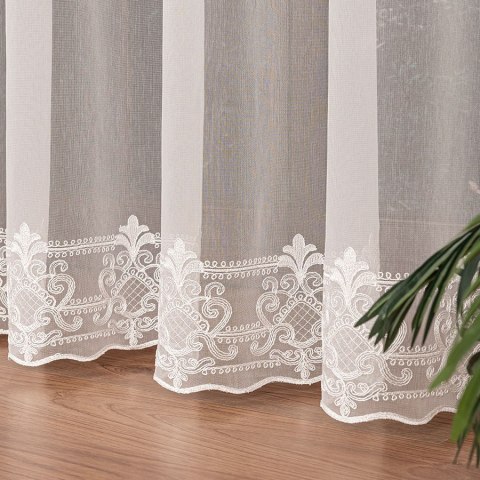 Firanka haftowana na markizecie ze wzorem pasowym, wysokość 290cm, kolor 012 kremowy 034282/433/012/000290/1 Firanka haftowana na markizecie ze wzorem pasowym, wysokość 290cm, kolor 012 kremowy 034282/433/012/000290/1