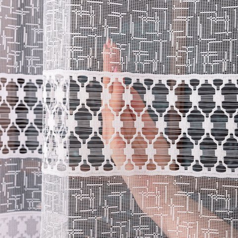 Firanka żakardowa ze wzorem pasowym, wysokość 160cm, kolor 001 biały 107233/000/001/000160/1