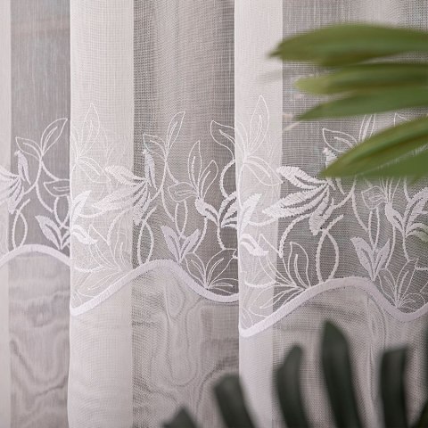 Firanka haftowana ze wzorem na samym dole, wysokość 180cm, kolor 001 biały 725544/000/001/000180/1 Firanka haftowana ze wzorem na samym dole, wysokość 180cm, kolor 001 biały 725544/000/001/000180/1