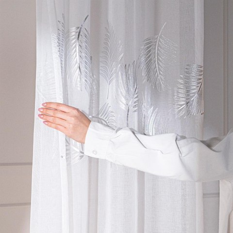 MARIETTA Firana gotowa na taśmie z ołowianką, szerokość 140cm x wysokość 250cm, kolor 001 biały ze srebrnym zdobieniem 000261/FG