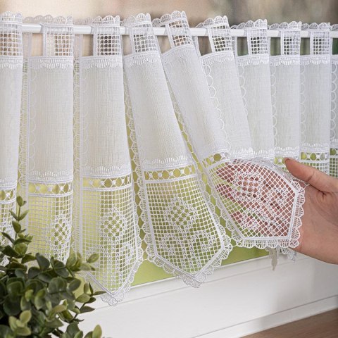 Zazdrostka haftowana panelowa na batyście, wysokość 70cm, kolor 001 biały 096269/388/001/000070/1 Zazdrostka haftowana panelowa na batyście, wysokość 70cm, kolor 001 biały 096269/388/001/000070/1