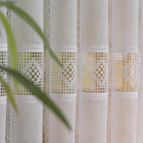 Zazdrostka haftowana panelowa na batyście, wysokość 90cm, kolor 001 biały 096269/388/001/000090/1 Zazdrostka haftowana panelowa na batyście, wysokość 90cm, kolor 001 biały 096269/388/001/000090/1