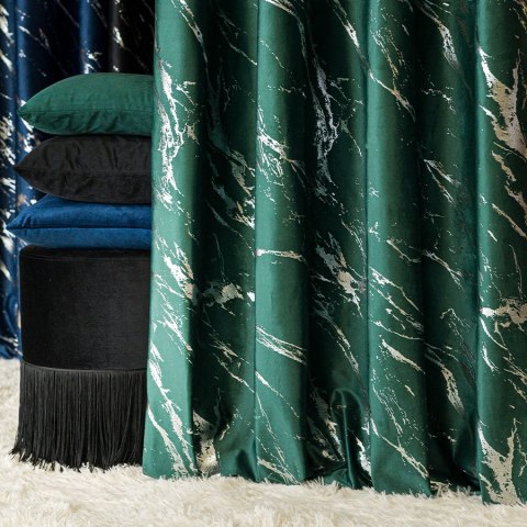 MARMA Zasłona gotowa na przelotkach, szerokość 140cm x wysokość 250cm, kolor 010 ciemny zielony; butelkowy ze srebrnym nadrukiem MARMA Zasłona gotowa na przelotkach, szerokość 140cm x wysokość 250cm, kolor 010 ciemny zielony; butelkowy ze srebrnym nadrukiem