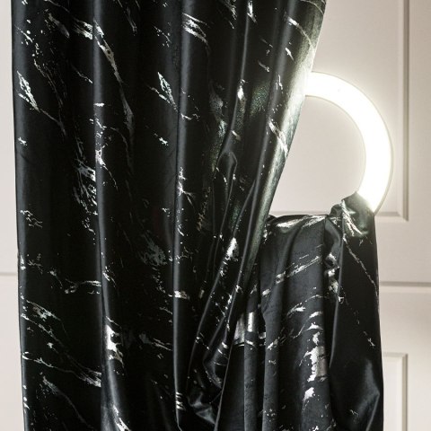 MARMA Zasłona gotowa na przelotkach, szerokość 140cm x wysokość 250cm, kolor 111 czarny ze srebrnym nadrukiem na VELVI TD0037/ZG MARMA Zasłona gotowa na przelotkach, szerokość 140cm x wysokość 250cm, kolor 111 czarny ze srebrnym nadrukiem na VELVI TD0037/ZG