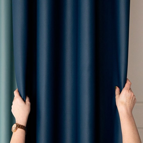 Zasłona gotowa typu blackout na przelotkach, szerokość 140cm x wysokość 250cm, kolor 229 granatowy TD0015/ZGP/229/140250/1
