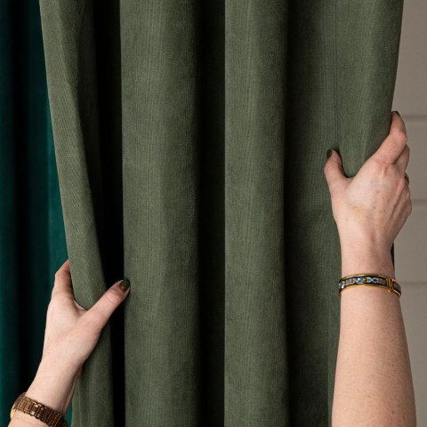 MILAS SOFT Zasłona gotowa na przelotkach, szerokość 140cm x wysokość 250cm, kolor 045 zielony MILAS1/ZGP/045/140250/1 MILAS SOFT Zasłona gotowa na przelotkach, szerokość 140cm x wysokość 250cm, kolor 045 zielony MILAS1/ZGP/045/140250/1