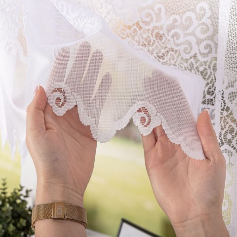 MODESTA Firanka żakardowa gotowa, szerokość 300 x wysokość 180cm, kolor 001 biały 017173/FBL/001/300180/1 MODESTA Firanka żakardowa gotowa, szerokość 300 x wysokość 180cm, kolor 001 biały 017173/FBL/001/300180/1