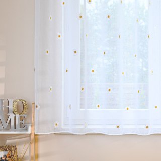 BELLIS Firana gotowa na etaminie w stokrotki, haftowana na taśmie, z ołowianką szerokość 300 x wysokość 160cm, kolor 001 biały B