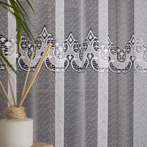 Firanka żakardowa ze wzorem pasowym, wysokość 300cm, kolor 001 biały 361270/000/001/000300/1
