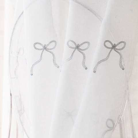 KOKARDKA Firana gotowa na etaminie, haftowana, na taśmie, z ołowianką, szerokość 140 x wysokość 250cm, kolor 001 biały ze srebrn