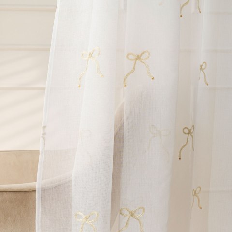 KOKARDKA Firana gotowa na etaminie, haftowana, na taśmie, z ołowianką, szerokość 140 x wysokość 250cm, kolor 002 biały ze złotym