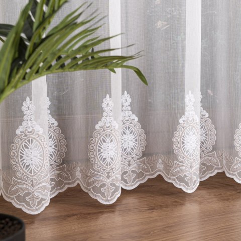 Firanka haftowana pasowa, wysokość 285cm, kolor 003 biały z beżowo-białą nicią FH0030/768/003/000285/1