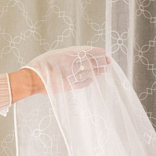 Firanka haftowana po całości z ołowianką, wysokość 280cm, kolor 001 biały 425060/OLO/001/000280/1