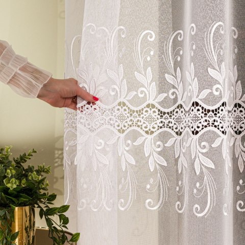 Firanka z aplikacją na markizecie 122467 wysokość 250 cm kolor biały