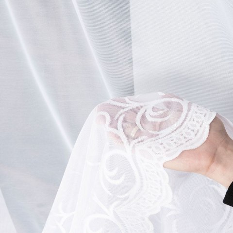 Firanka żakardowa ze wzorem pasowym, wysokość 150cm, kolor 001 biały 023297/000/001/000150/1